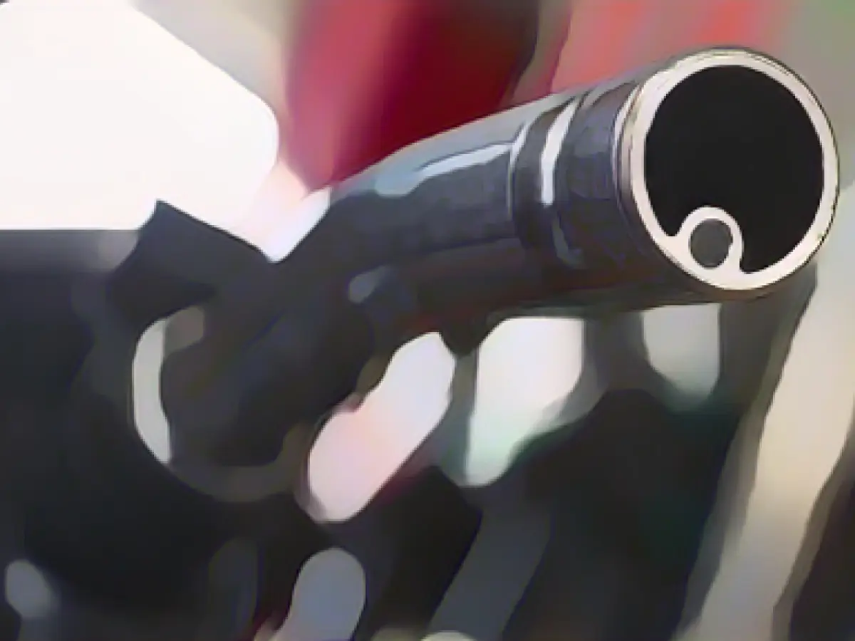 Second most expensive year for fuel prices - expert expects easing