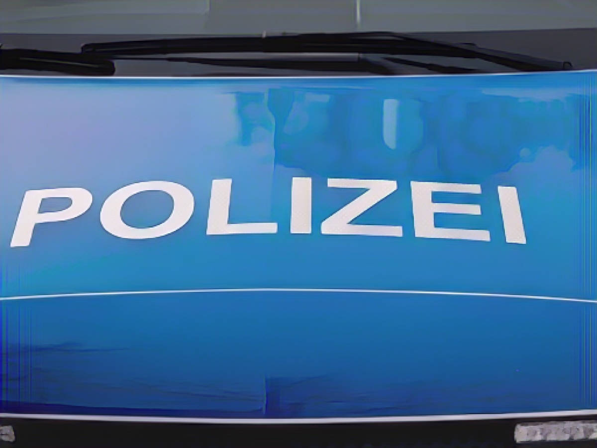 Police stop 16-year-old at the wheel: father sits next to him