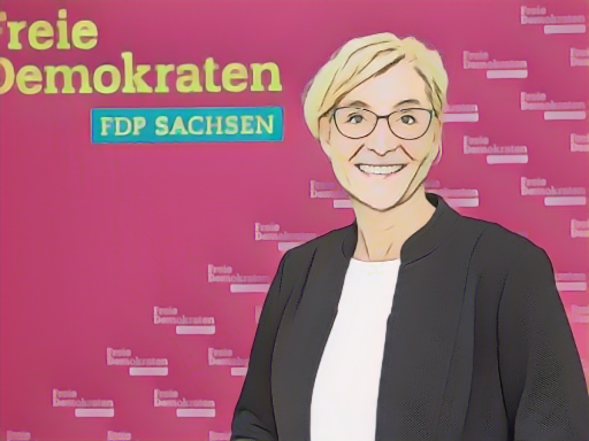 Anita Maaß re-elected as FDP state leader