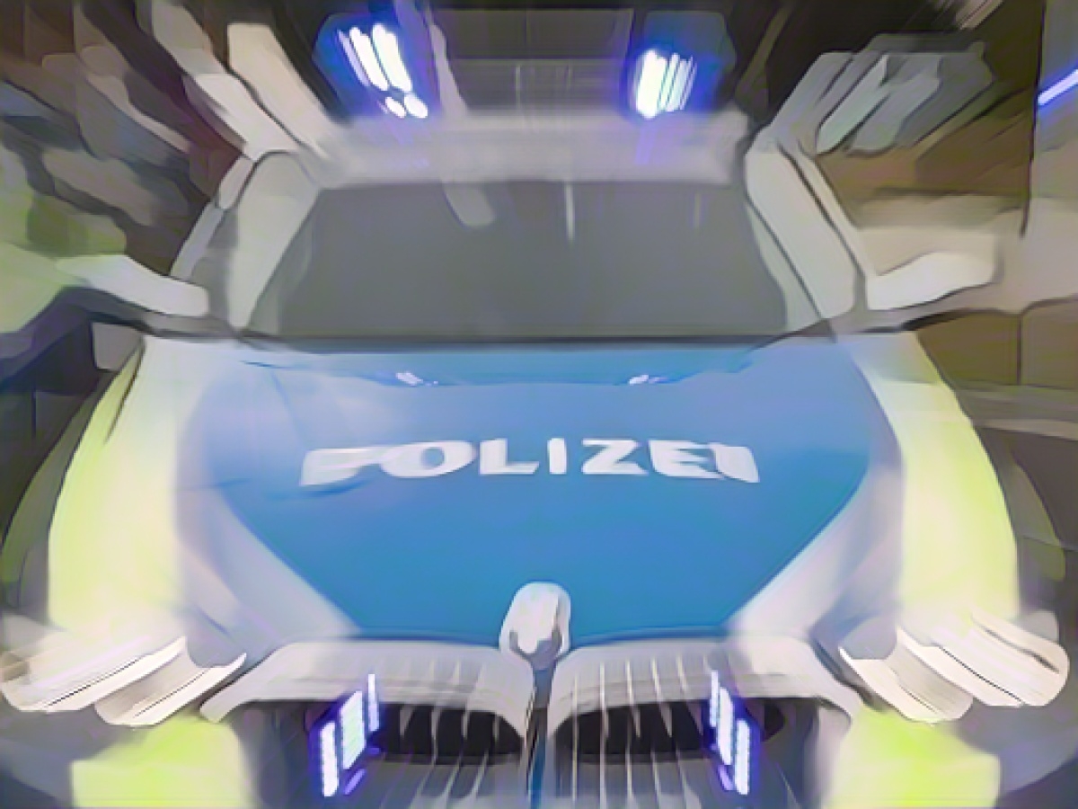 Man pretends to be a policeman