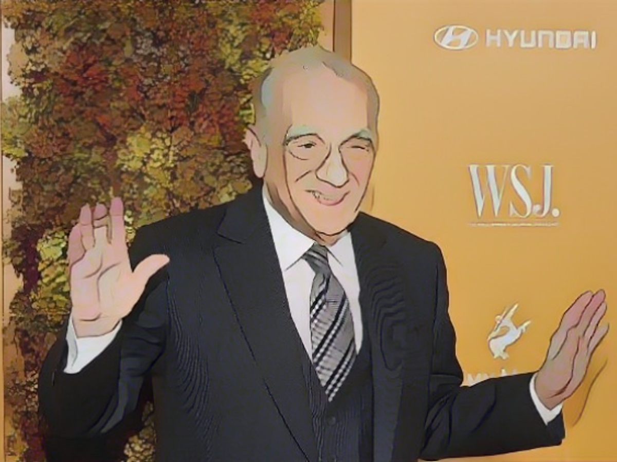 Martin Scorsese defends his actor