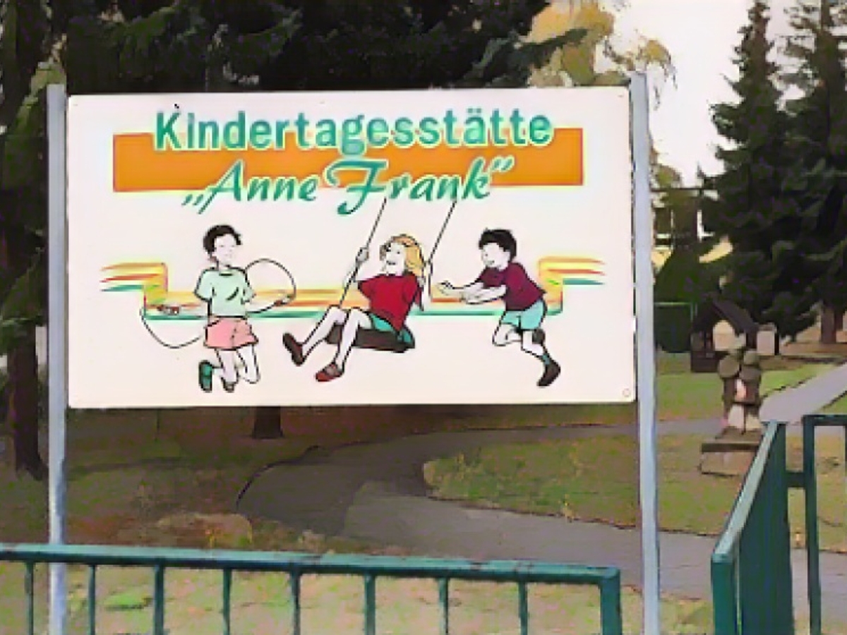 Daycare center should suddenly no longer be called "Anne Frank"!