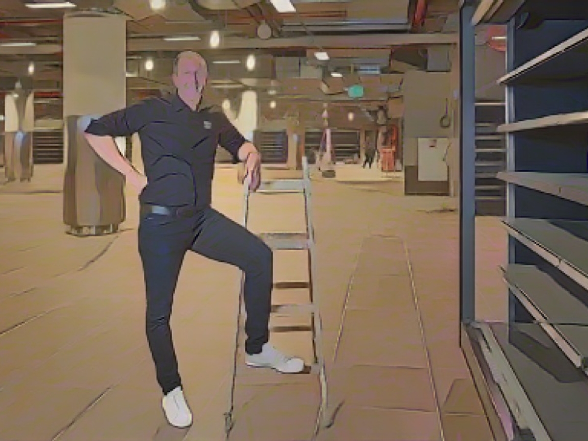 First store opens in the old Karstadt