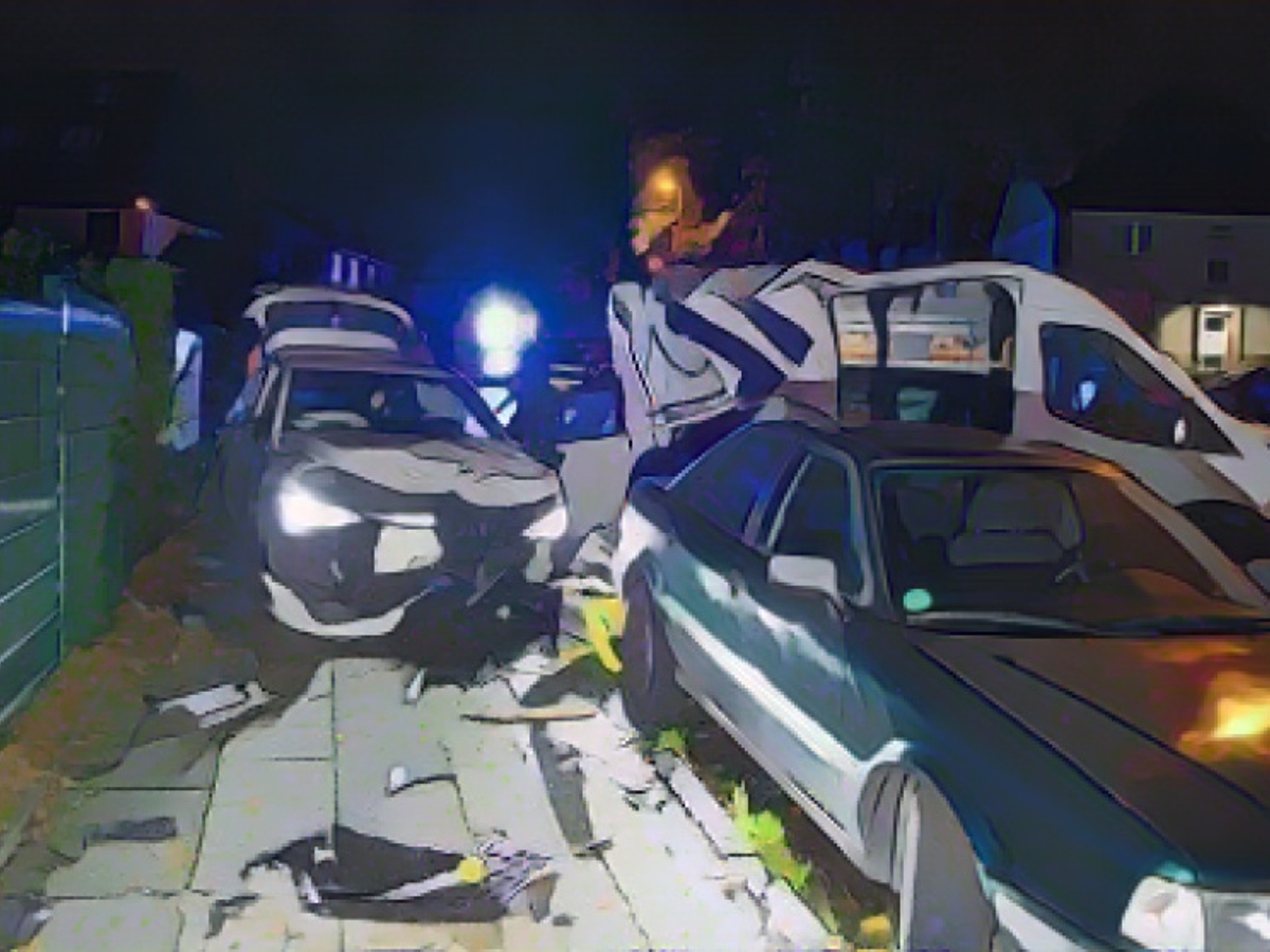 Escape from the police ends in a crash