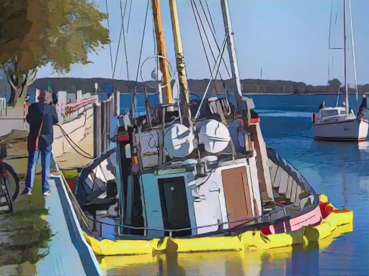 Salvage work underway for cutter "Nordland III"