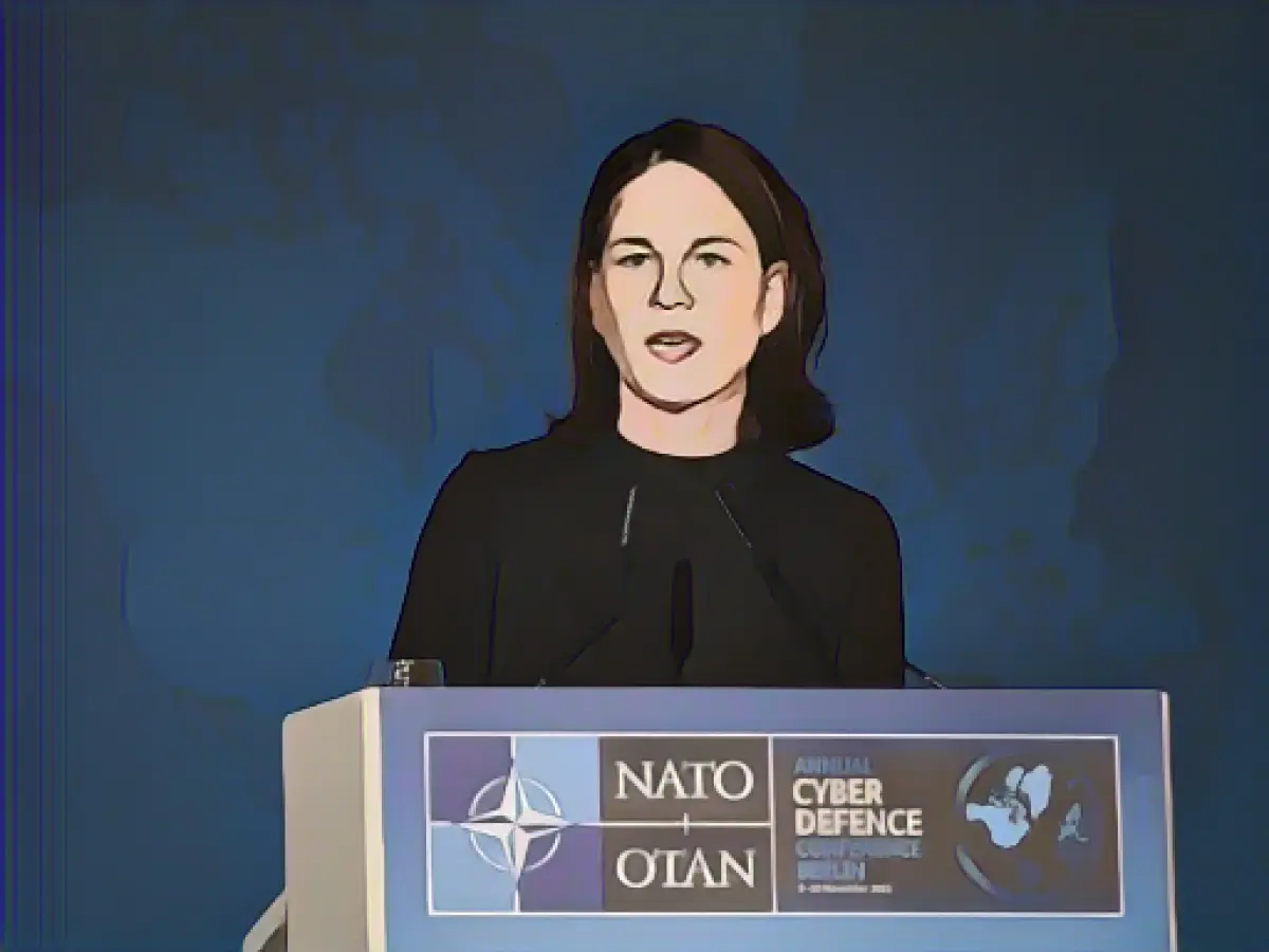 Baerbock plans to massively expand aid to Ukraine