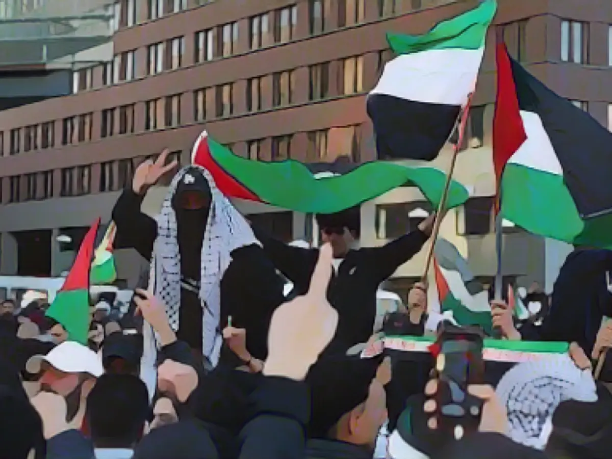 Alarming figures on hate demos in Germany