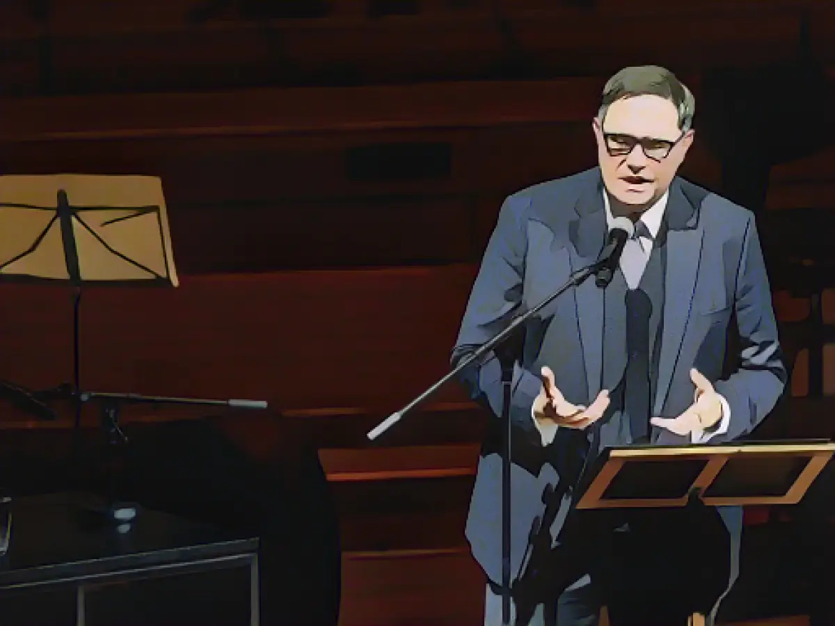 Brosda honors outgoing film festival director with Senate breakfast