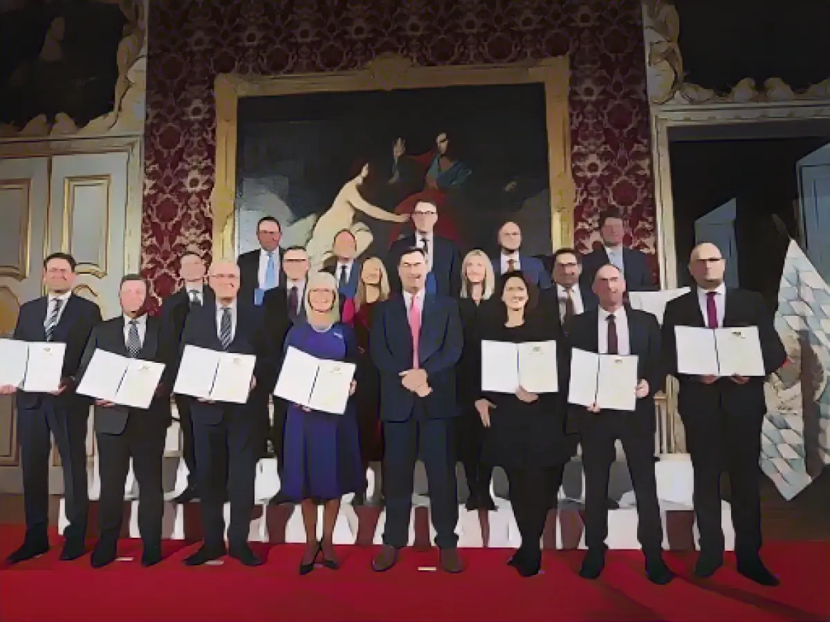 Cabinet discusses migration policy in first meeting