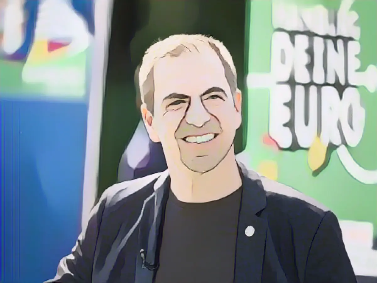 Ex-professional Lahm praises Stuttgart: "Back where he belongs"