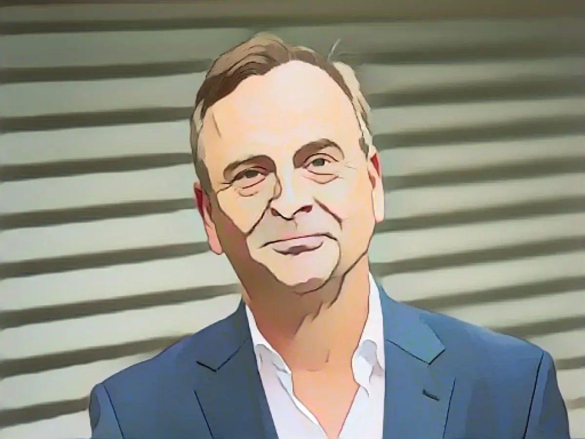 Fuchs criticizes HHLA for lack of transparency