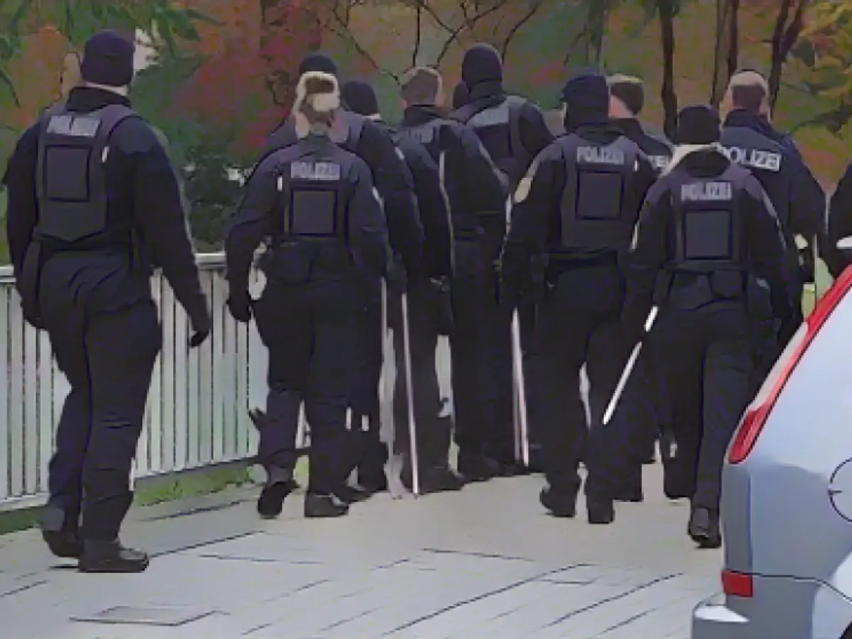 Woman (35) ordered to pay for child catcher fake