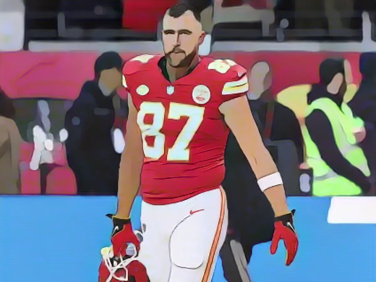 Football star Kelce announces return to Germany