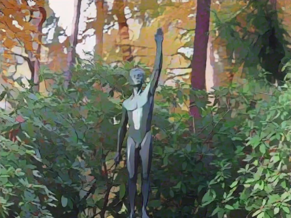 Thieves saw naked statue off its pedestal