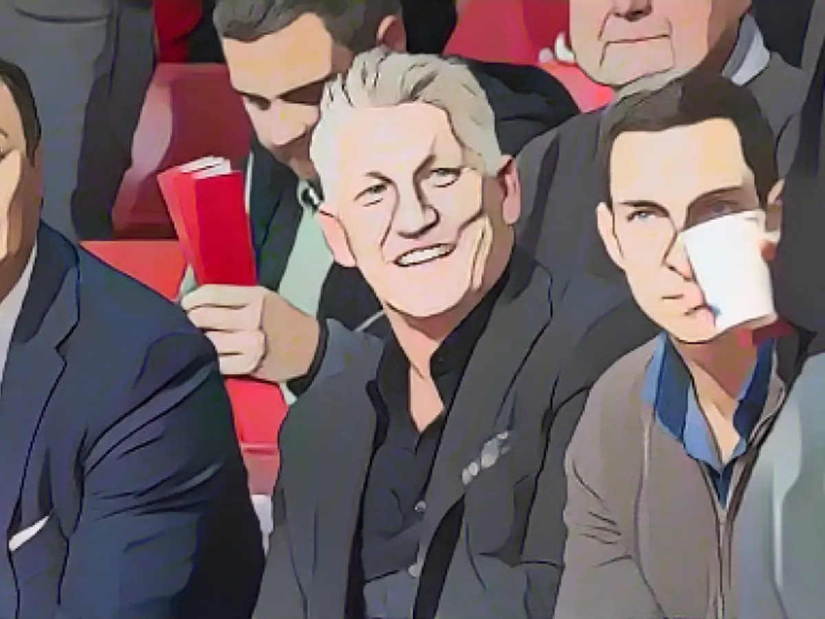 Schweinsteiger brings his Bayern luck