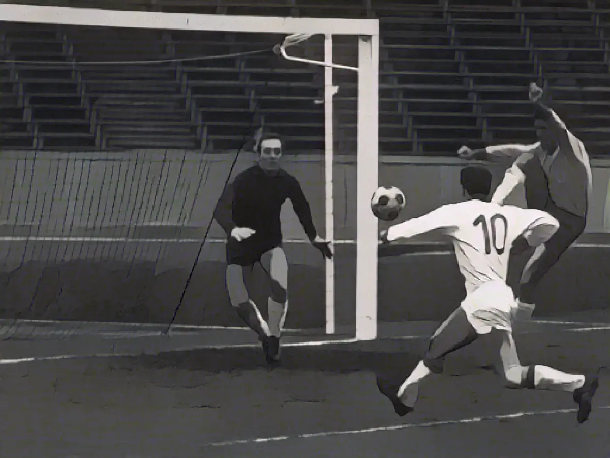 Wolter demands resignation of Braunschweig club management