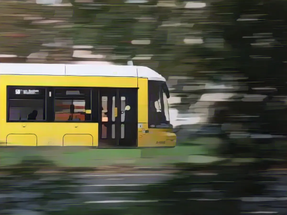 BVG with "noticeably more passengers" due to GDL warning strike