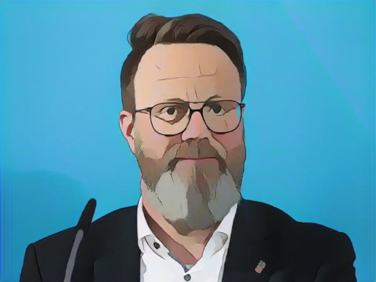 Madsen concerned about funds for the renovation of railroad lines