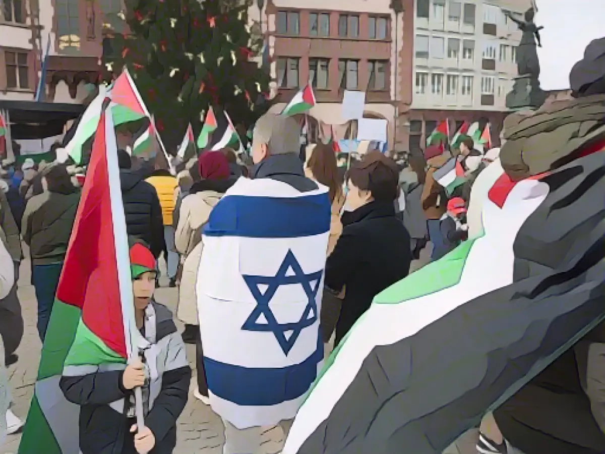 Middle East demonstrations challenge police: "At the limit"