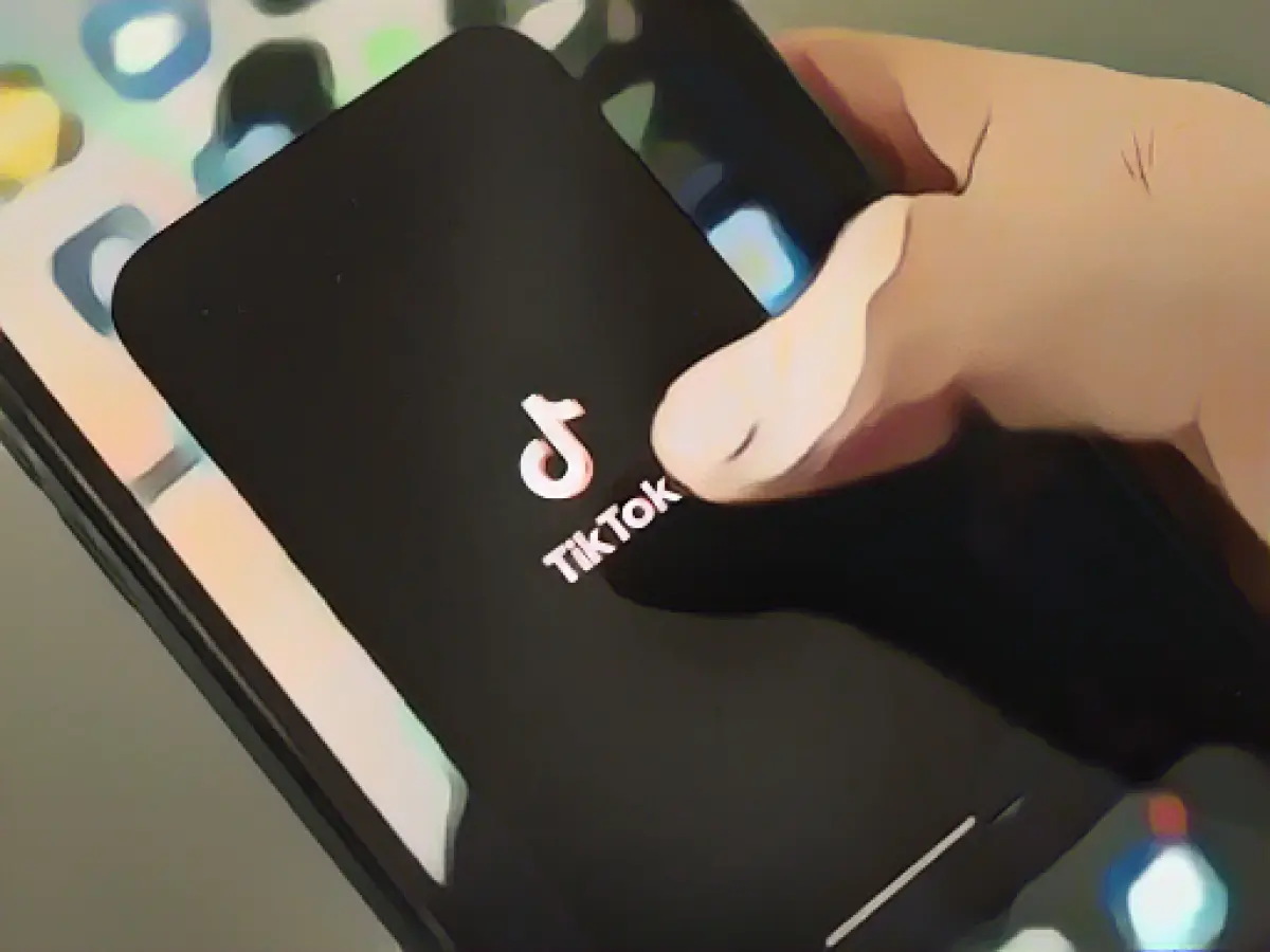 TikTok fights against videos with Bin Laden letter