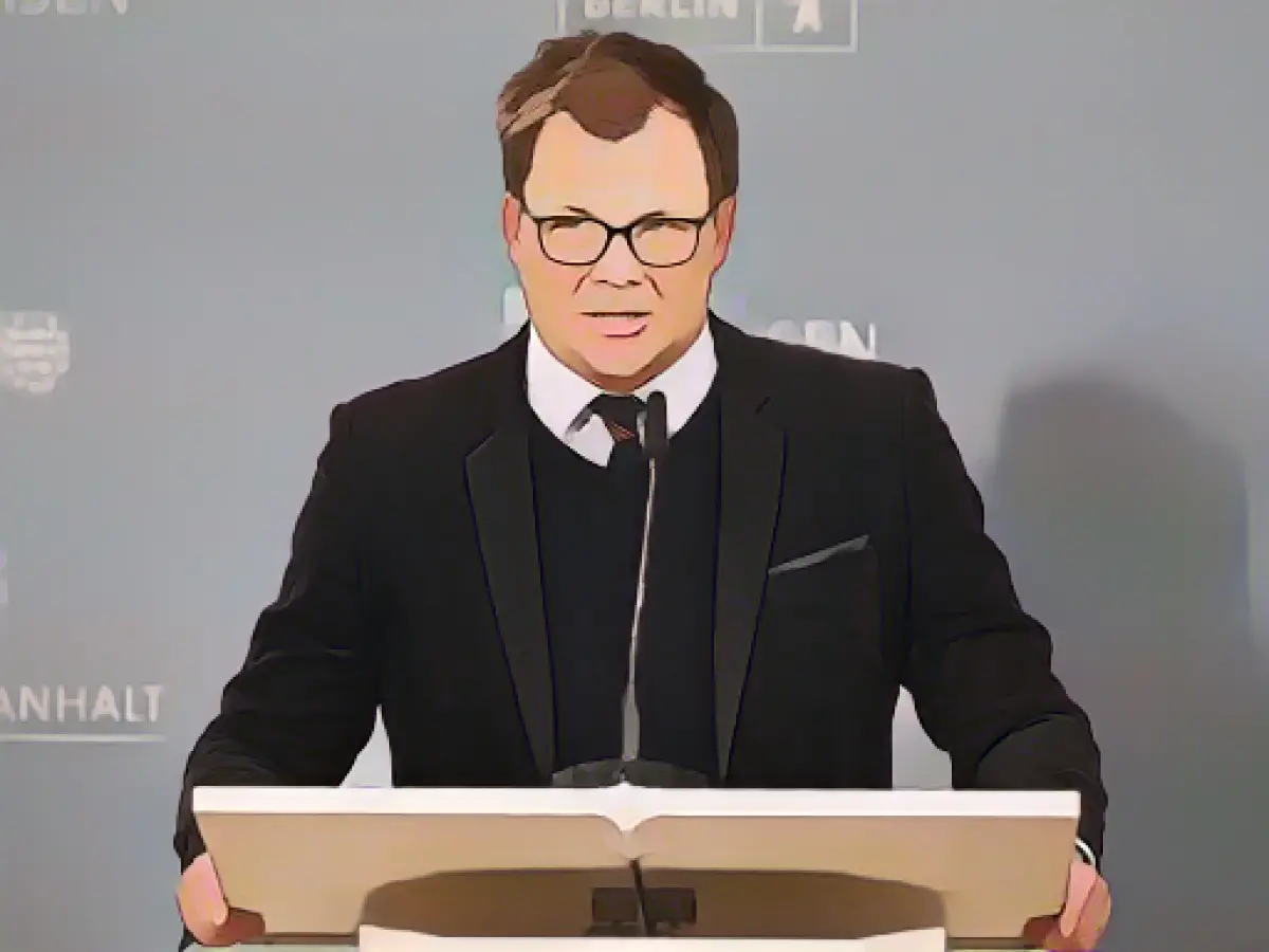 Commissioner for Eastern Europe: Foreign countries more curious about the East than the West