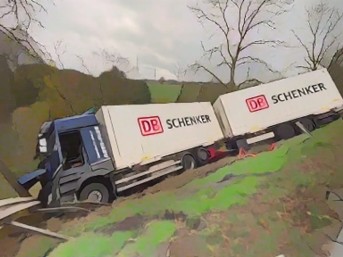 30 kilometers, 17 hours: This truck causes a mega traffic jam