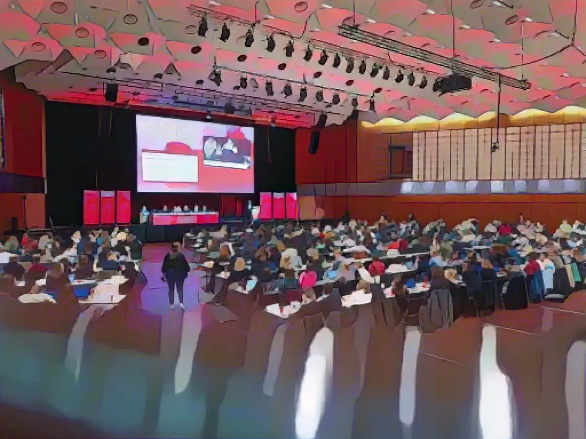 Jusos demand basic inheritance: 60,000 euros for over 18s