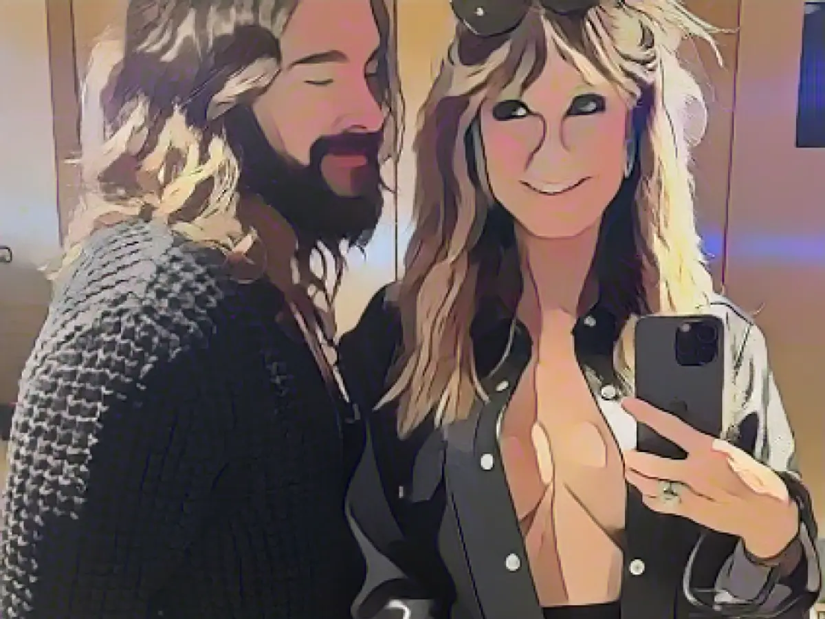 Going to a techno party without a bra