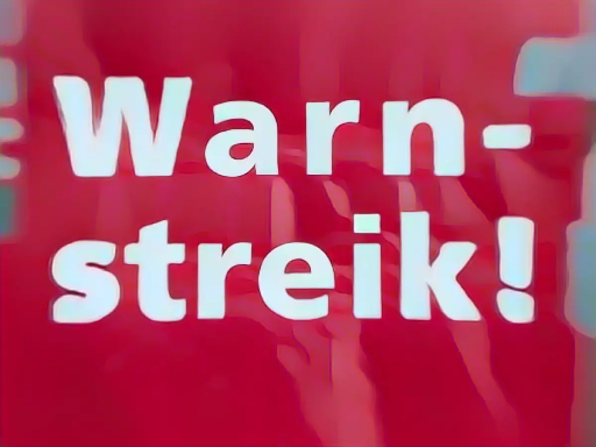 Trade unions call for warning strikes at universities