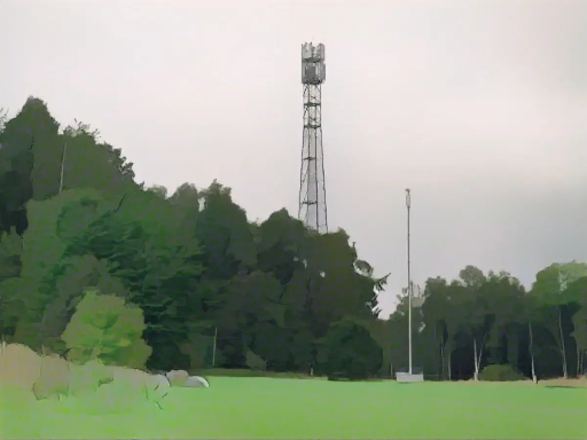 Authority initiates fine proceedings against cell phone network operators