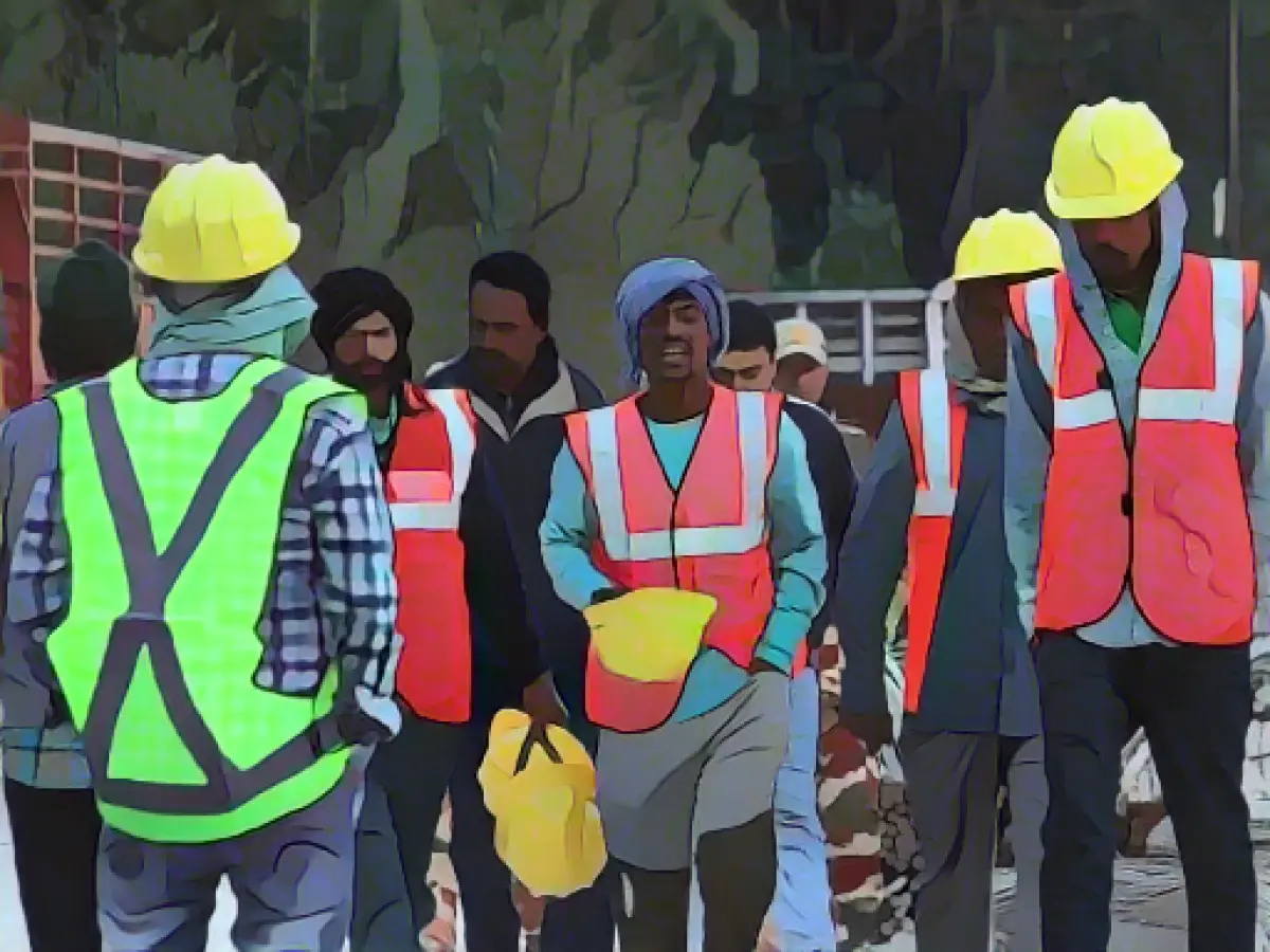 Tunnel collapse: fears for trapped workers increase