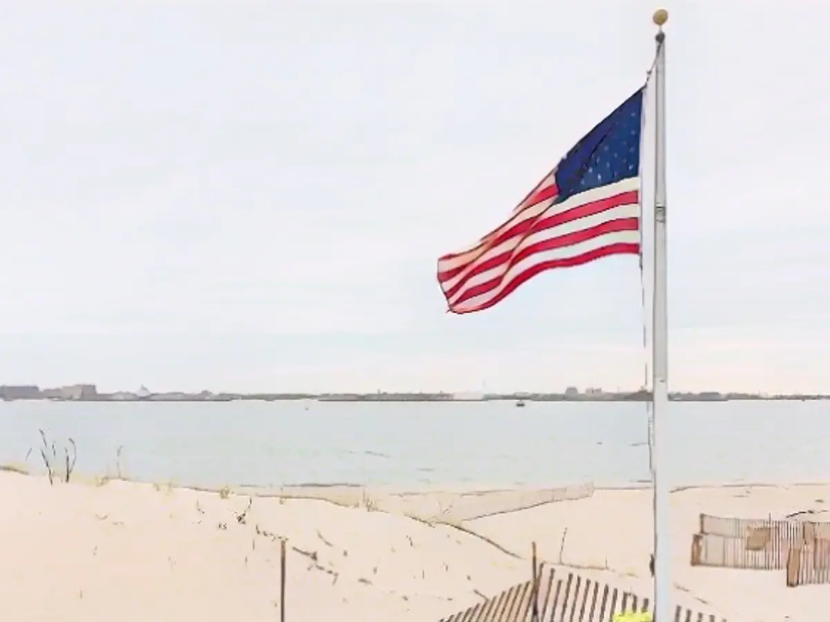 Body without head found on New York beach