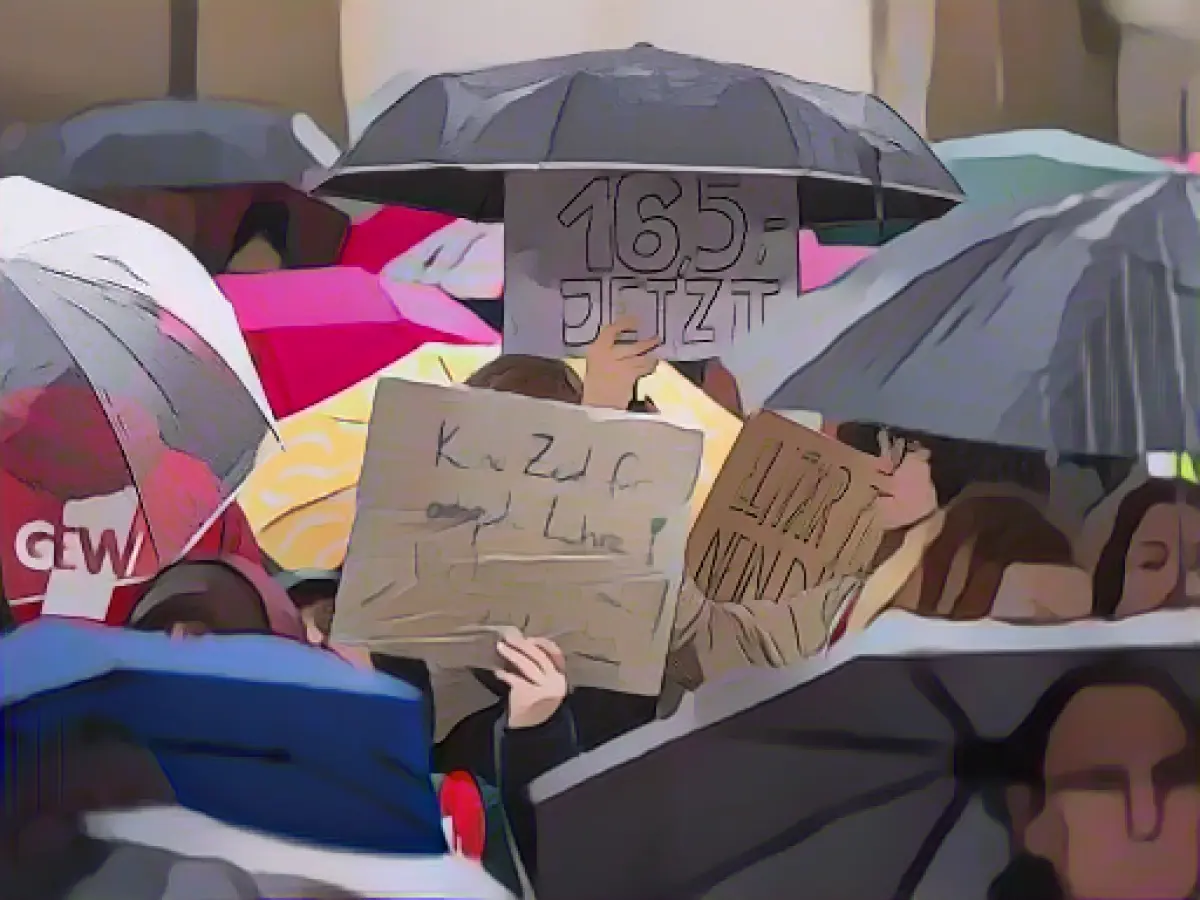 University warning strike: actions in over 50 cities