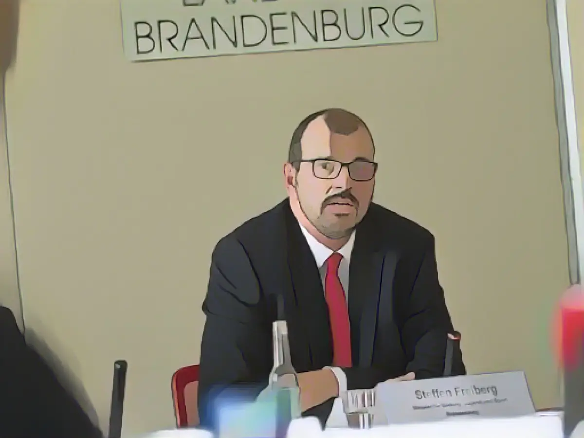 Project against right-wing extremism in schools to be continued