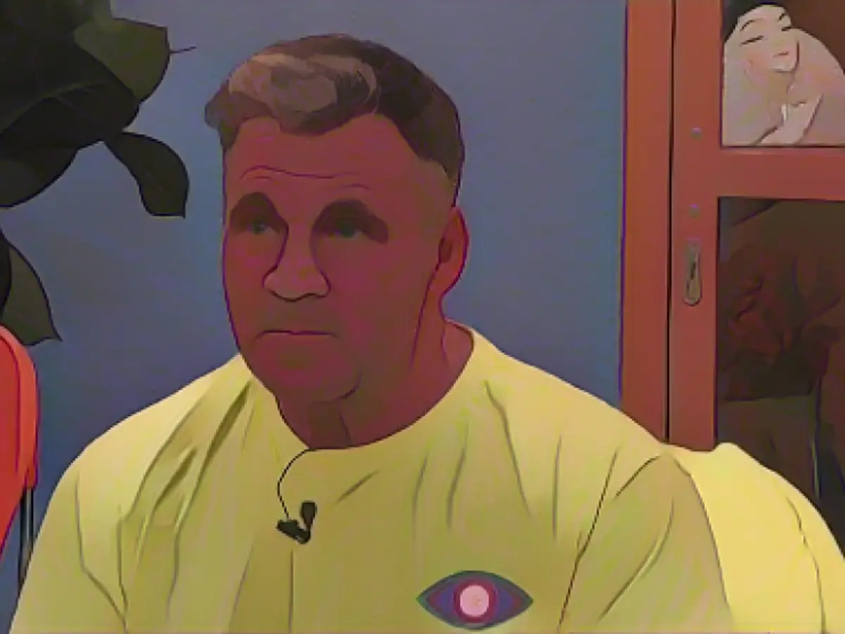 How Peter Klein reacts to Iris' entry into "Promi BB"