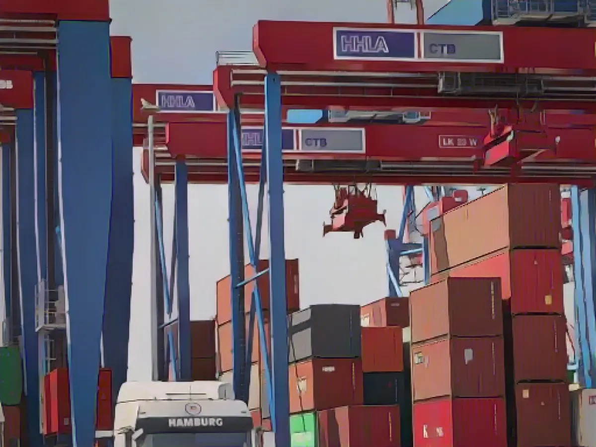 Takeover bid for Hamburg port logistics company HHLA ends