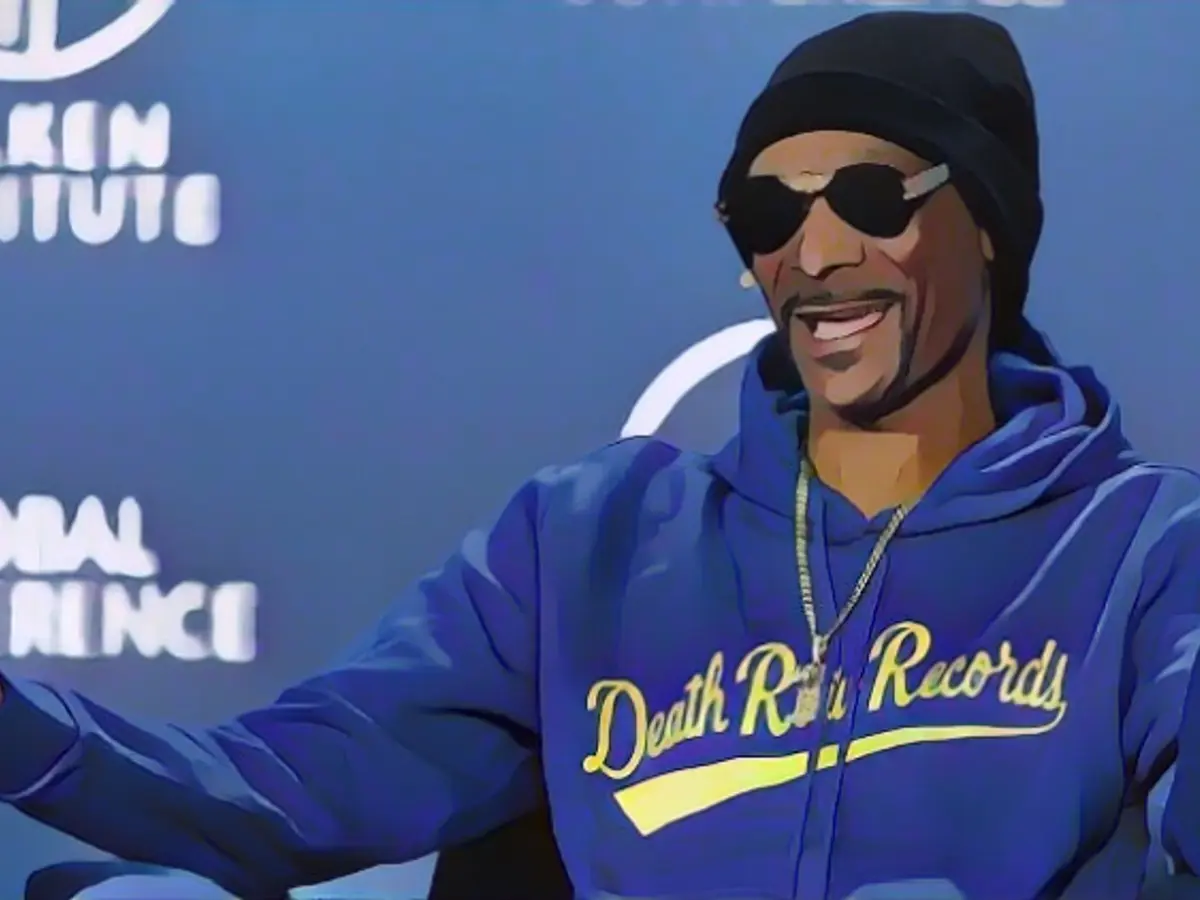 Just a PR coup: Snoop Dogg remains Smoke Dogg