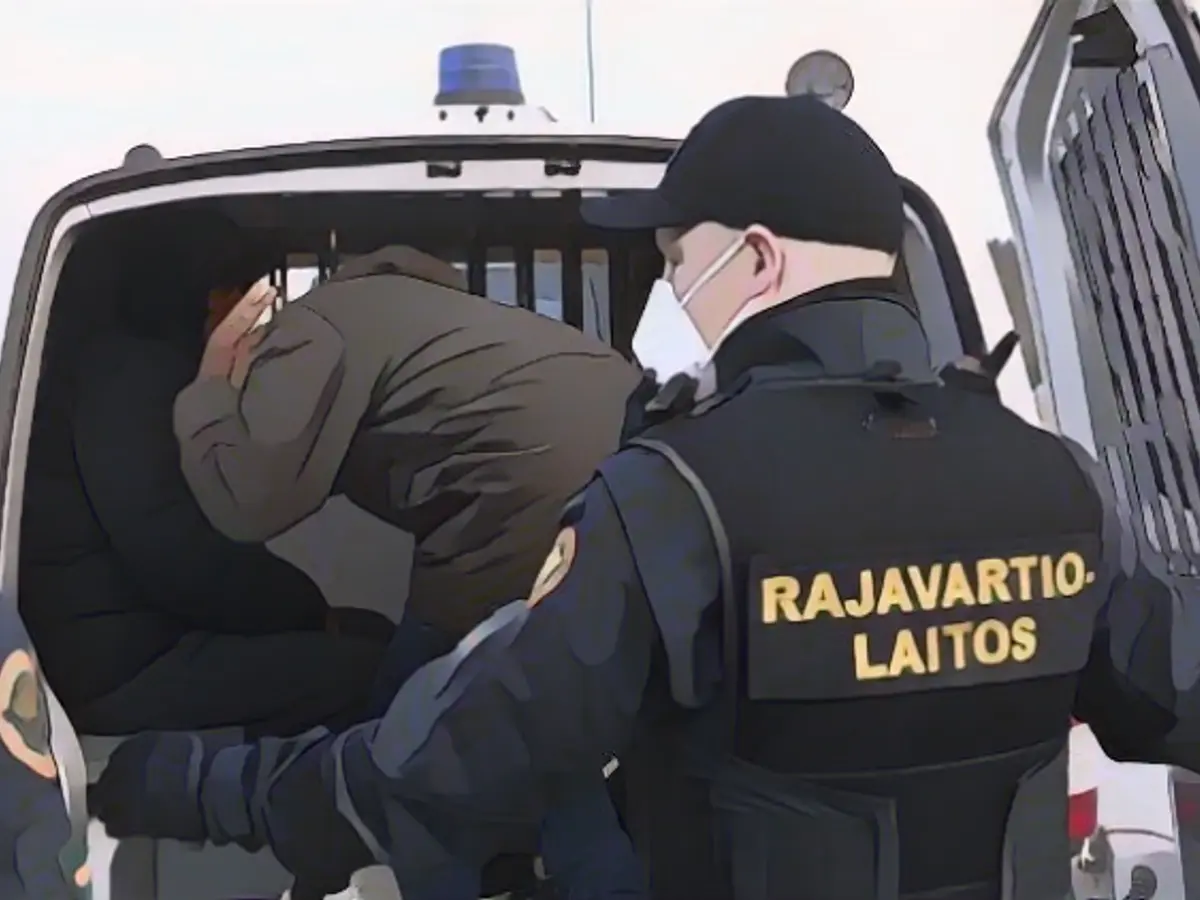 Russia puts NATO under pressure on Finnish border