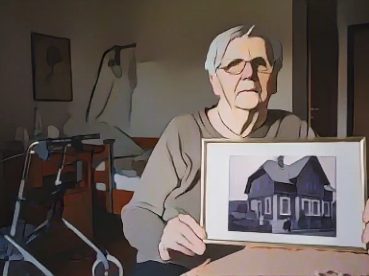 Fraudster lawyer confesses in court