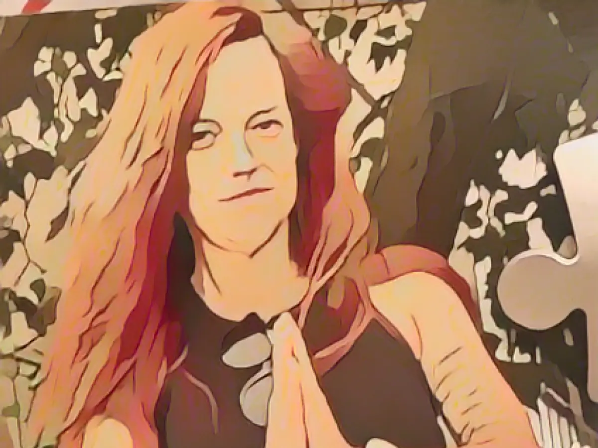 Where is Nadja with the conspicuous freckles?