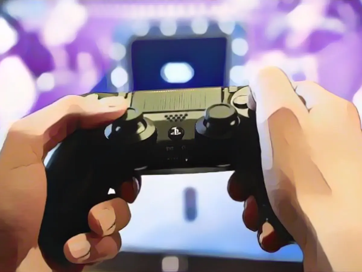 Computer player screams, neighbors call police