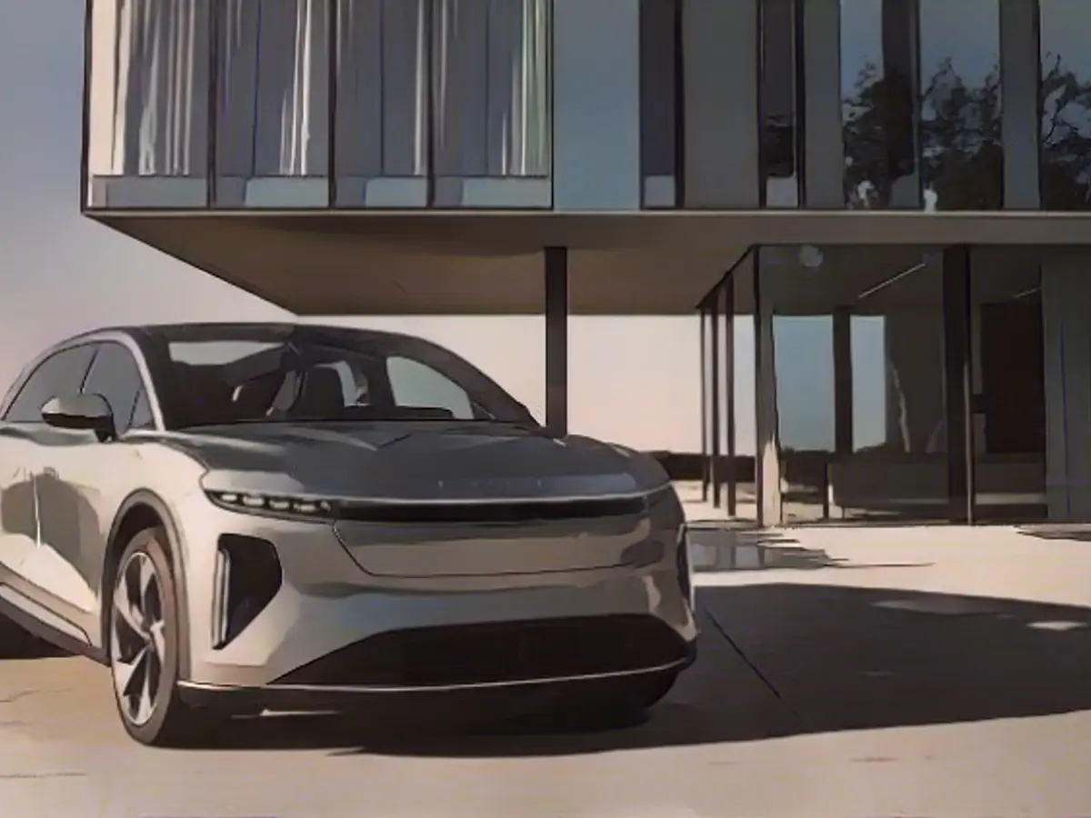 Lucid shows its new electric SUV Gravity