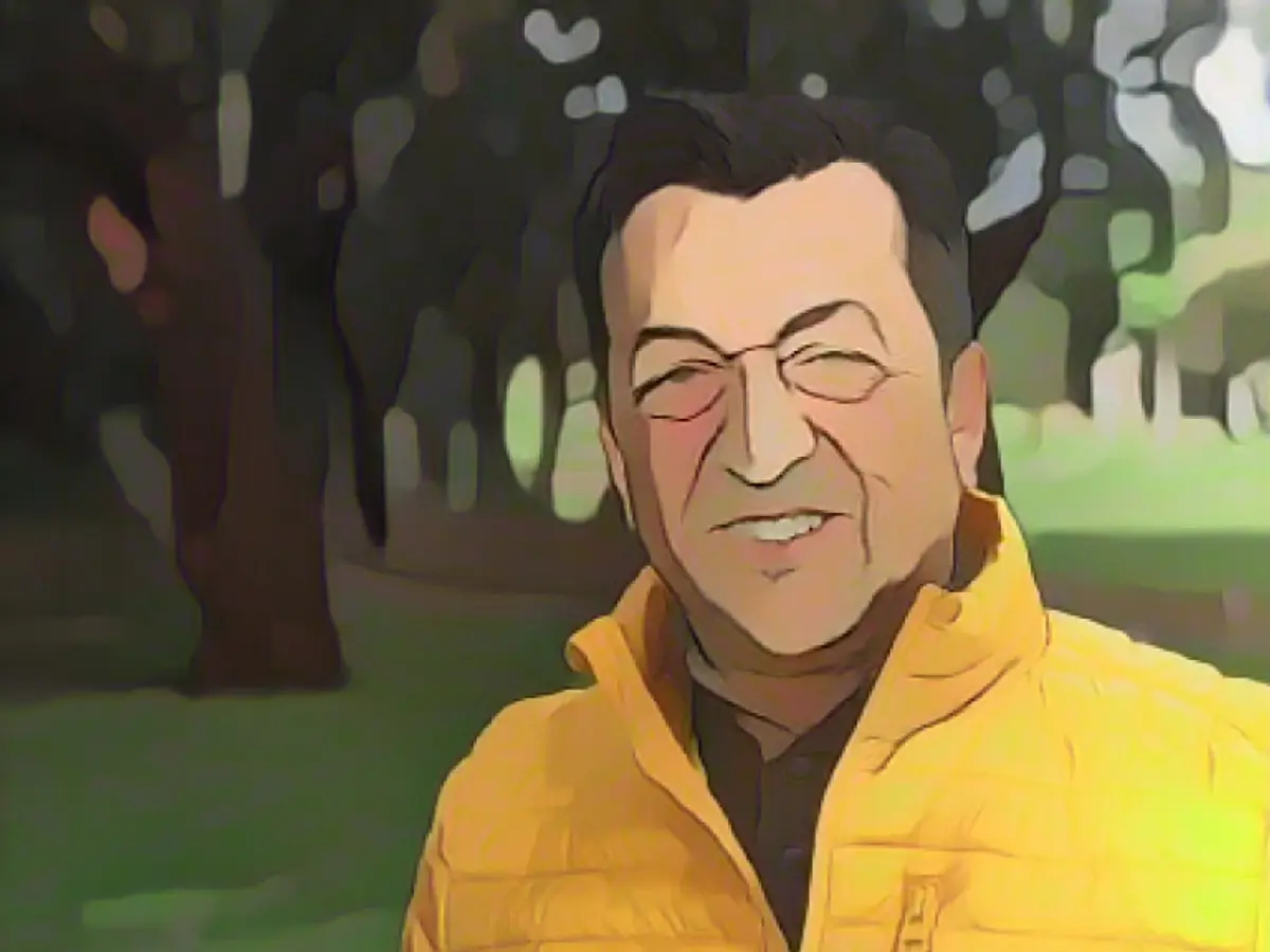 Özil's father hits back against Basler!