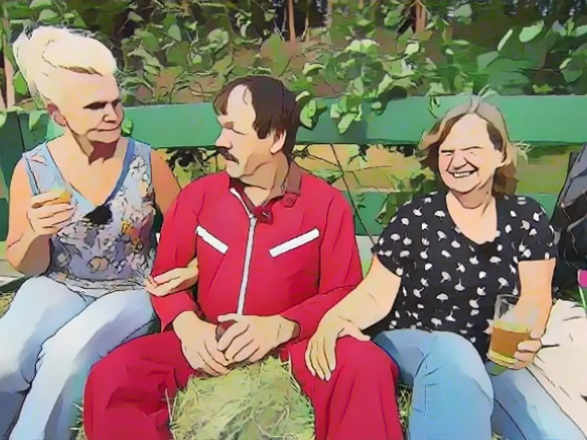 With your hand on your thigh to happiness in love