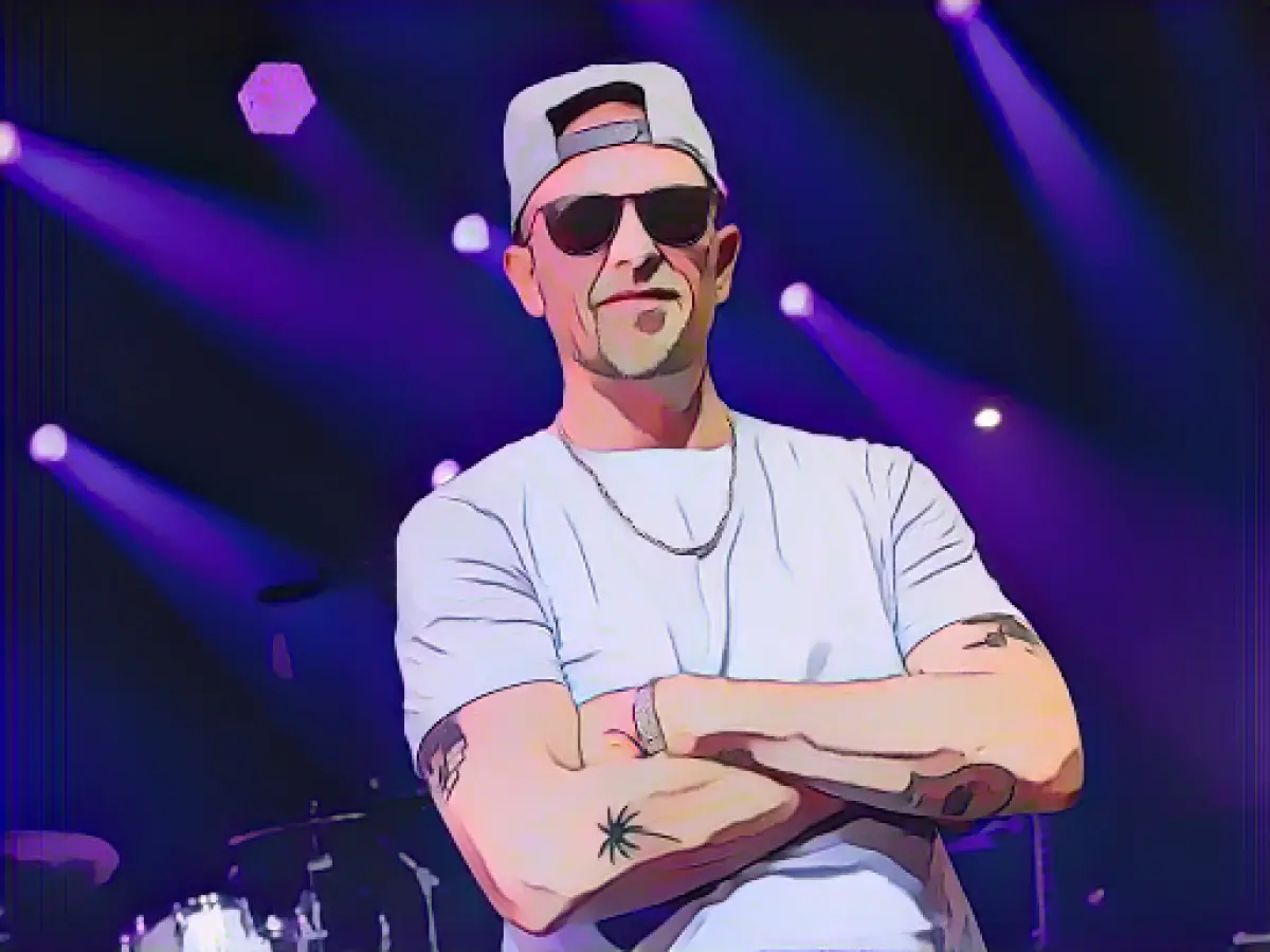 "Icon of hip-hop": 1Live special crown for Jan Delay