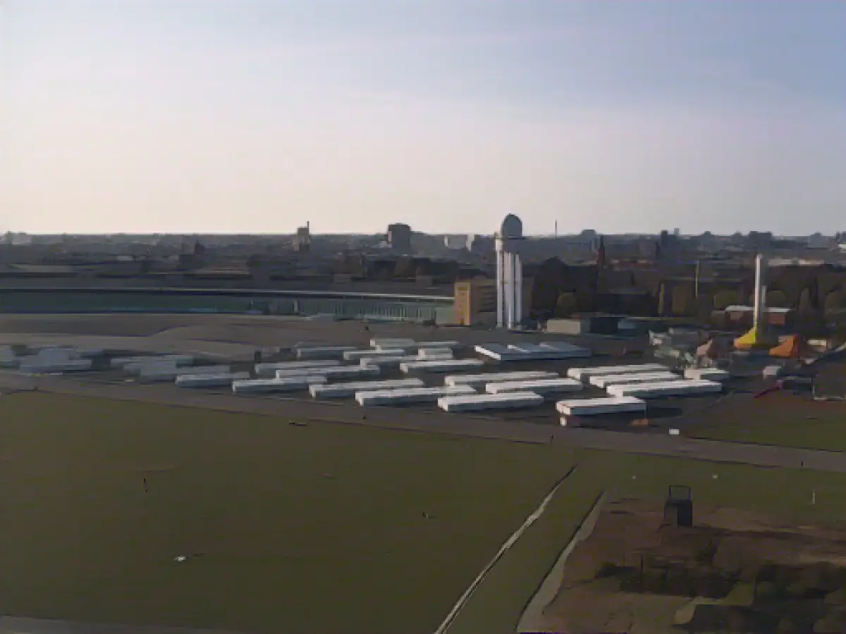 Agreement on container accommodation on Tempelhofer Feld