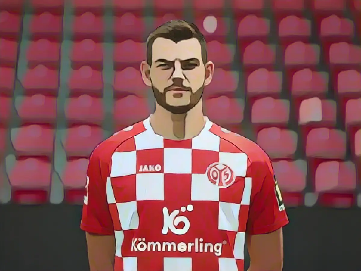 Mainz pro Leitsch out for longer after muscle injury