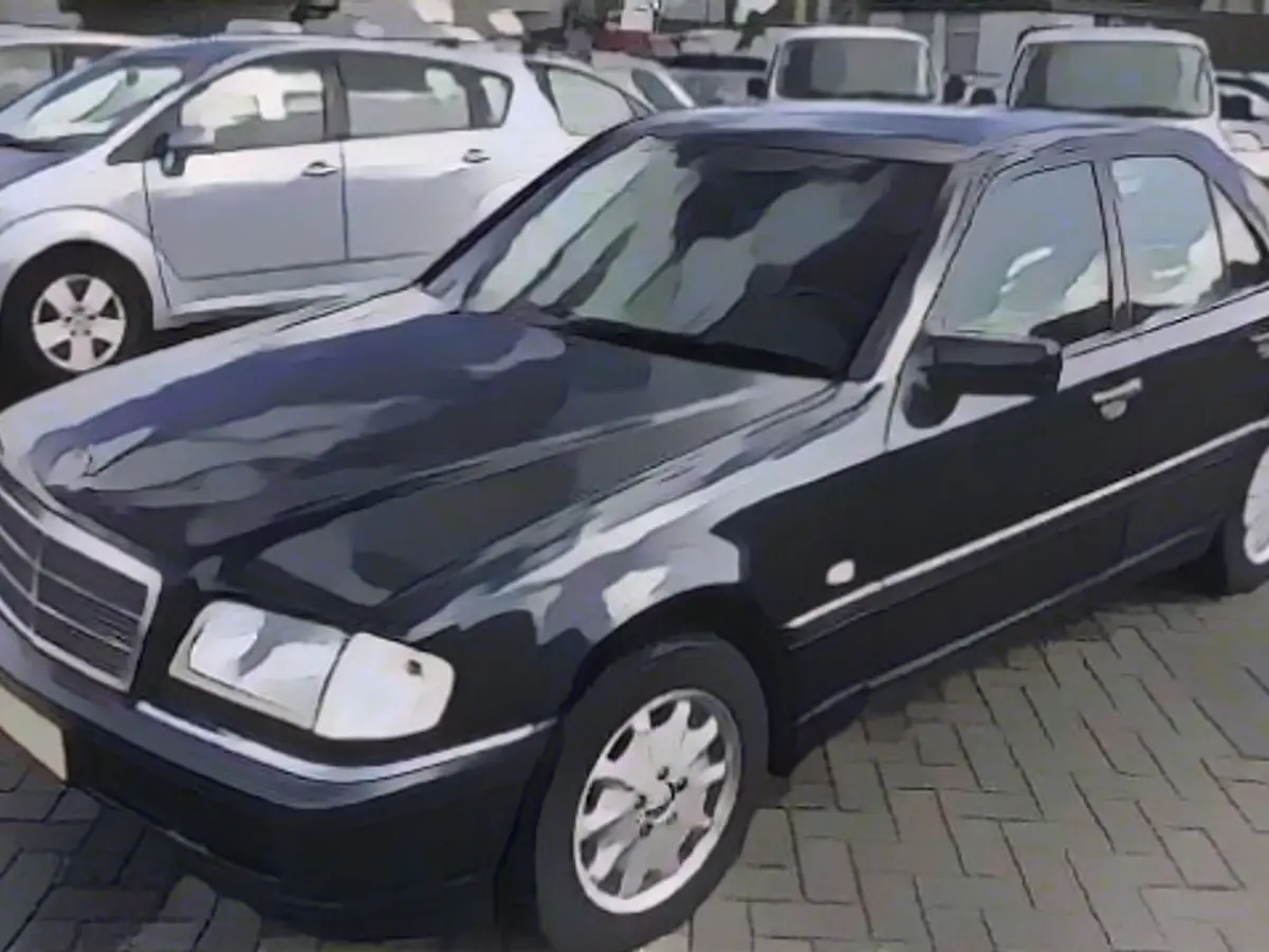 Mercedes knocks over Dutchman