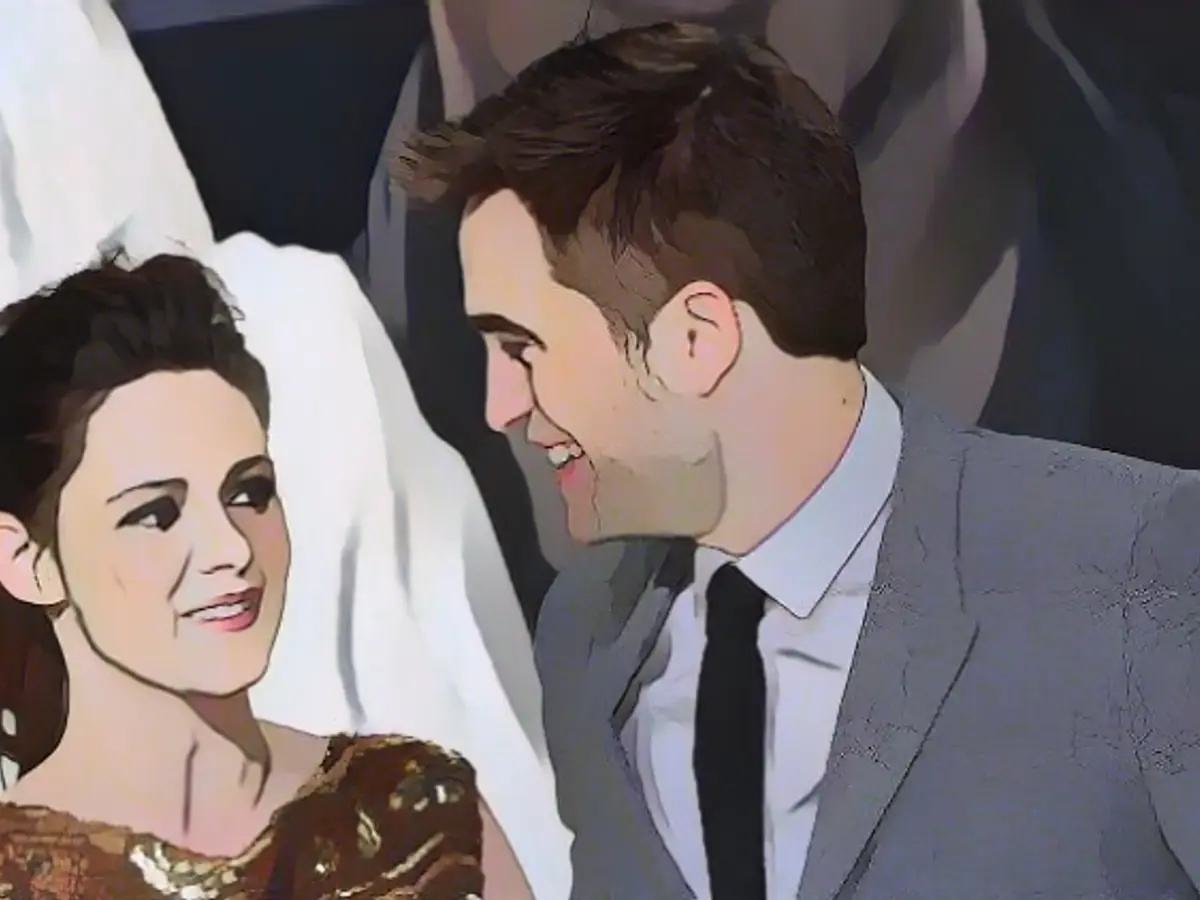 Kristen Stewart crashes Robert Pattinson's party