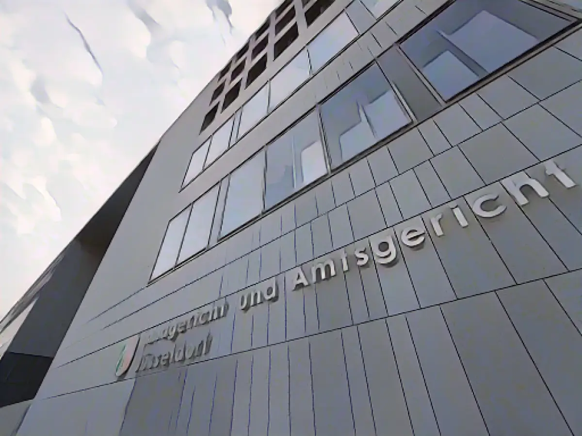 Dying man photographed: Verdict against driver expected